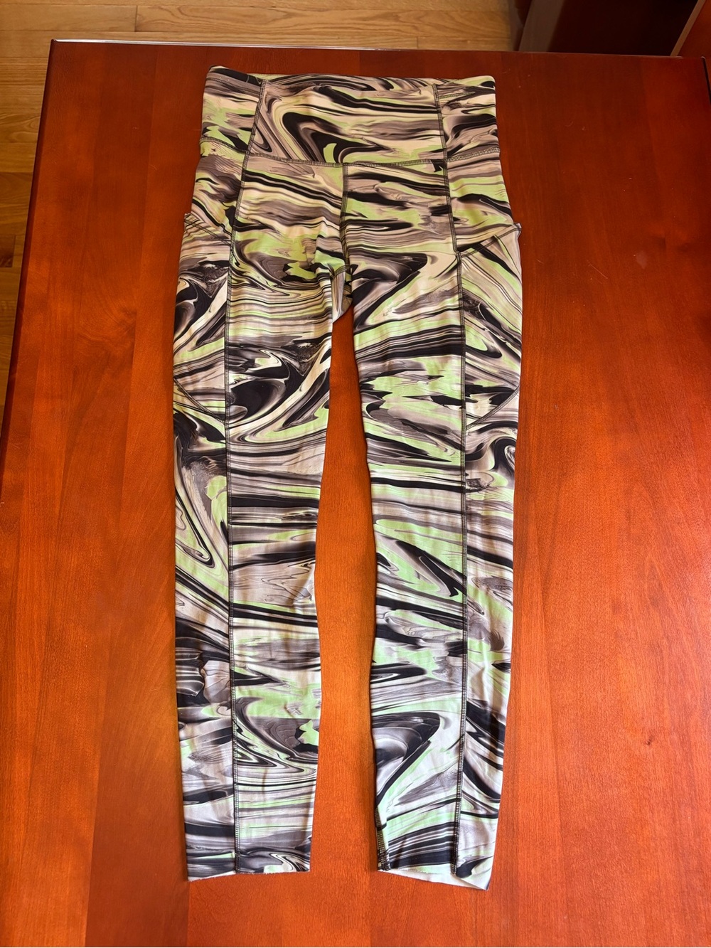 lululemon athletica Black and Green Marble-Print Leggings Size 6